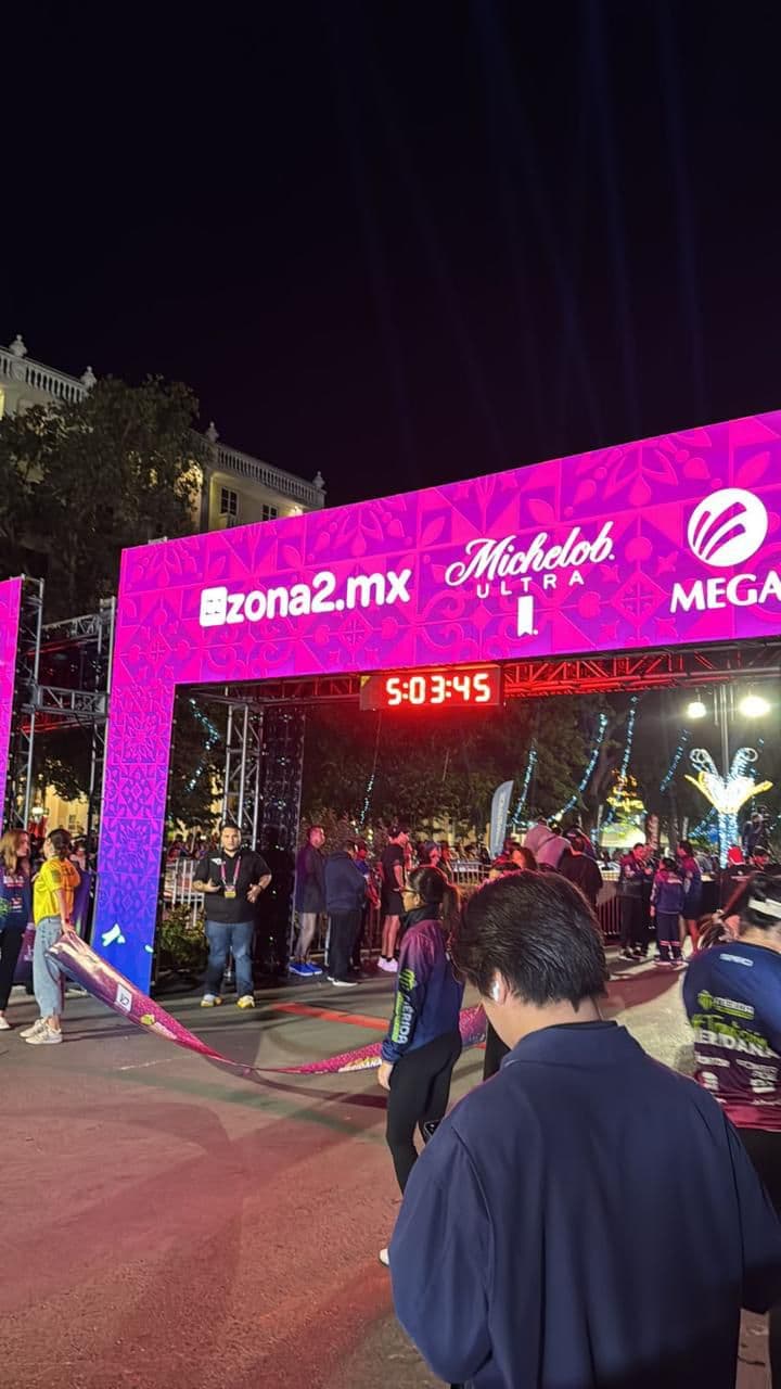 Maratón de Mérida — público y corredores